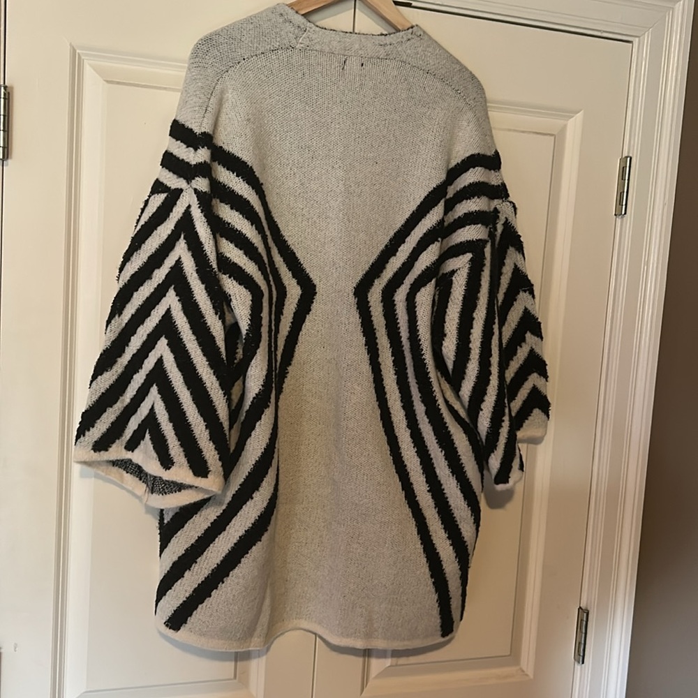 Nordstrom Rack Poncho - Picture 2 of 3